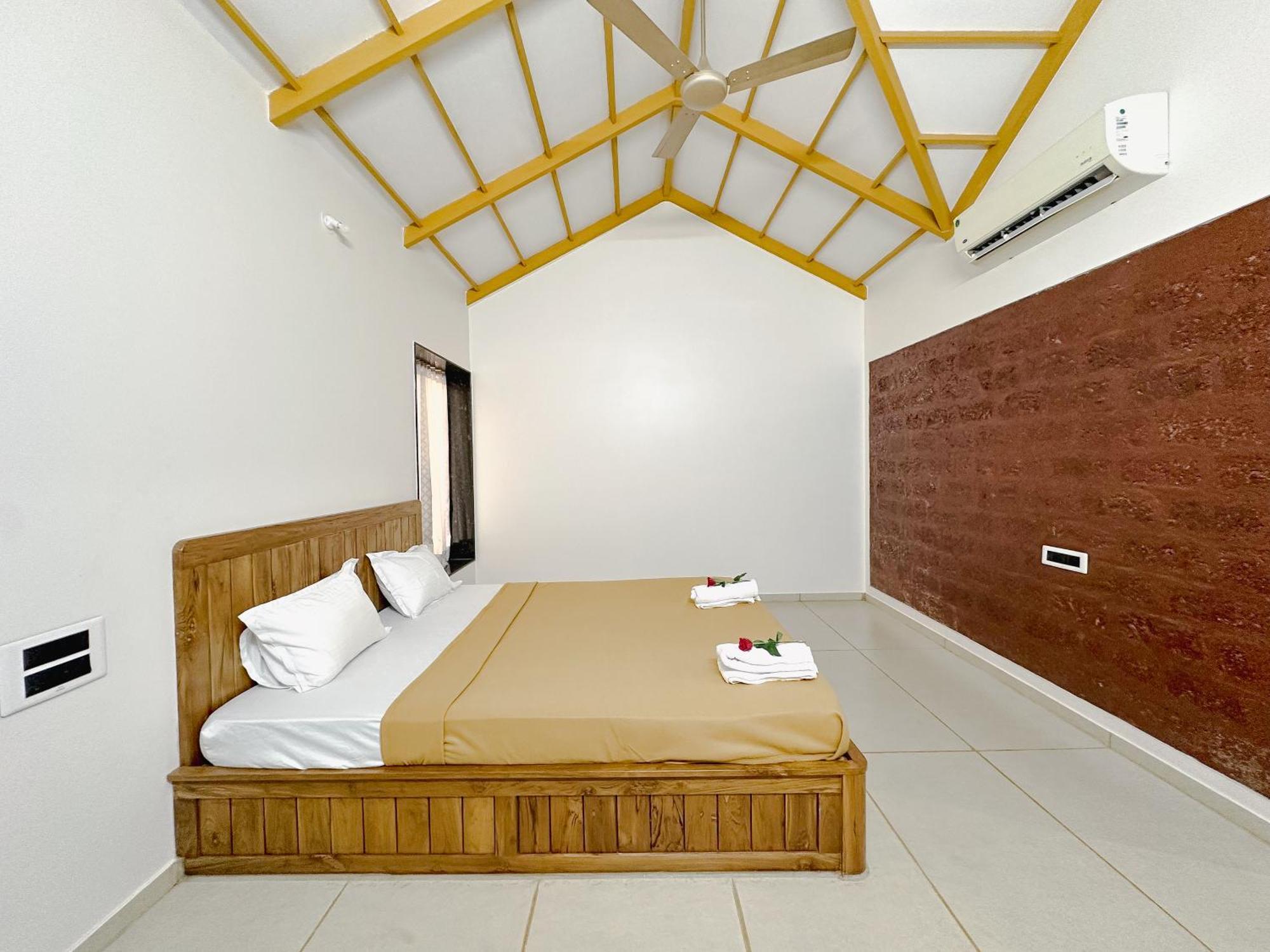 Prasad Villas And Homestay Math Bagian luar foto